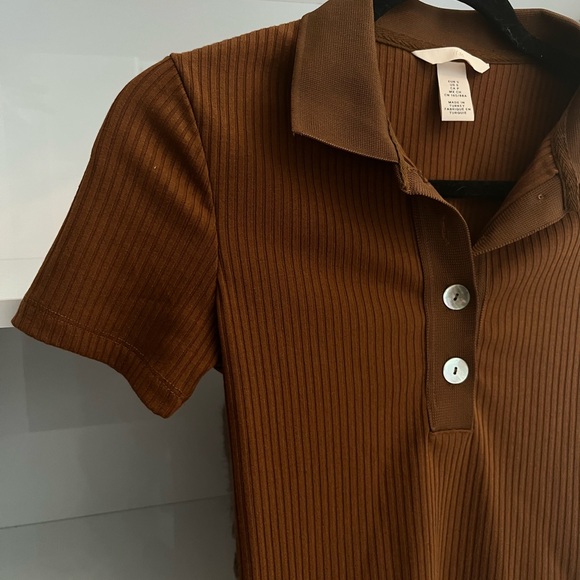 H&M Ribbed Brown Polo Top with 4 Button Detail - Picture 2 of 3